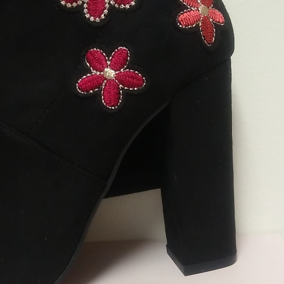 💢NIB💢 | Chinese Laundry Suedette Boots - Picture 5 of 7